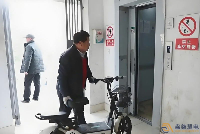 小區(qū)為什么安裝電瓶車進電梯報警系統